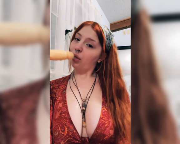 EmpressElfiie aka empresselfiie OnlyFans Video - 12-10-2021 - Im on a trip rn lmao and I love sucking dick when Im tripping so I