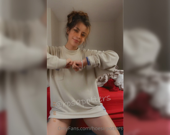 Foxxxy Potters aka foxxxypotters OnlyFans Video - 06-03-2021 - hello and happy Thursday my lil foxes lt3 come see me clap my booty for u