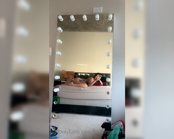 Foxxxy Potters aka foxxxypotters OnlyFans Video - 07-28-2021 - Swipe to see my shirt pulled down