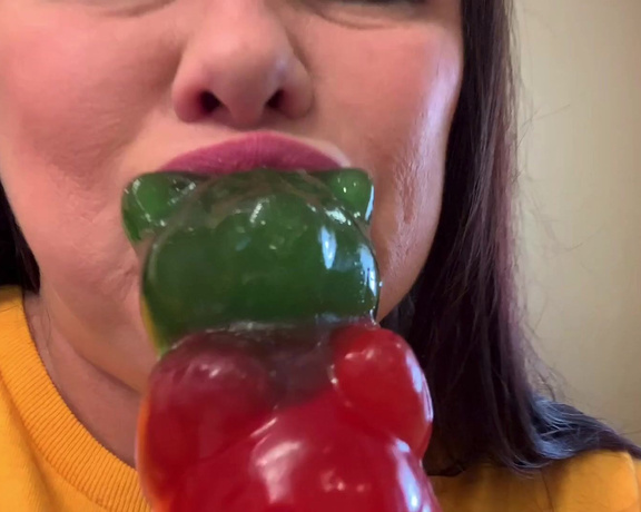 Marcy Diamond aka bigbootymarcy OnlyFans - Trying to shove this gummy down my throat lol 666845