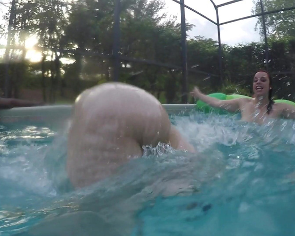 Marcy Diamond aka bigbootymarcy OnlyFans - Crazy ass video no doubt three naked chicks in the pool outdoors 437053