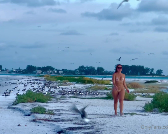 Latinswing69 aka latinswing69 OnlyFans Video - 06-23-2022 - Running naked at the beach