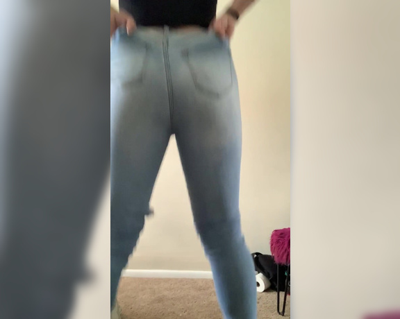 Fit Thick aka fitthick OnlyFans - The daily struggle just to get my damn jeans on 897597