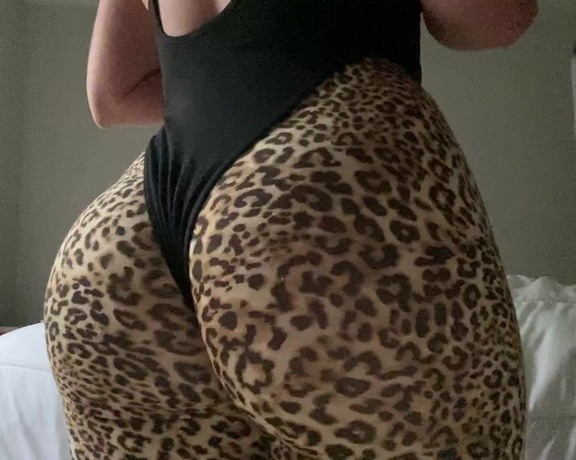 Fit Thick aka fitthick OnlyFans - A lot of people ask me for my measurements so heres my booty measure 63385