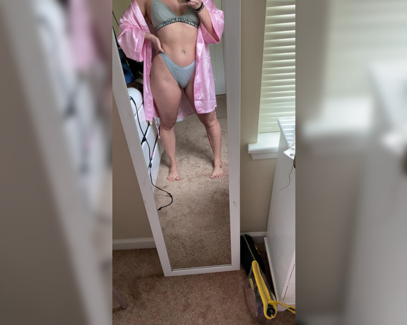 Fit Thick aka fitthick OnlyFans - Ok so I will now be posting  pics a day and a video a day Plus sel 29981