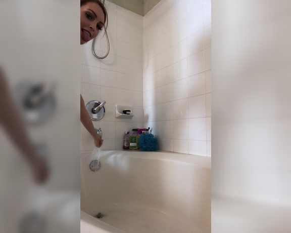 Jenny Blighe aka jennyblighe OnlyFans - Watch me shower after a fun cam show 430204