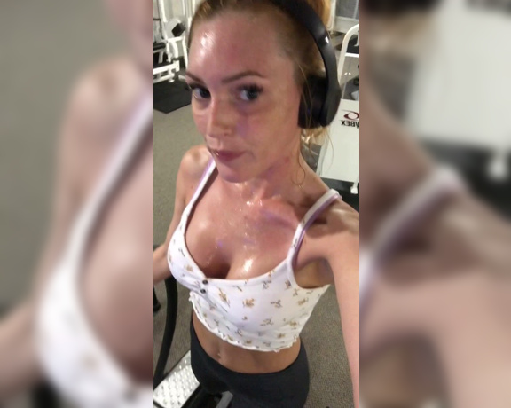 Jenny Blighe aka jennyblighe OnlyFans - To celebrate my being able to do light workouts again soon heres a 138298