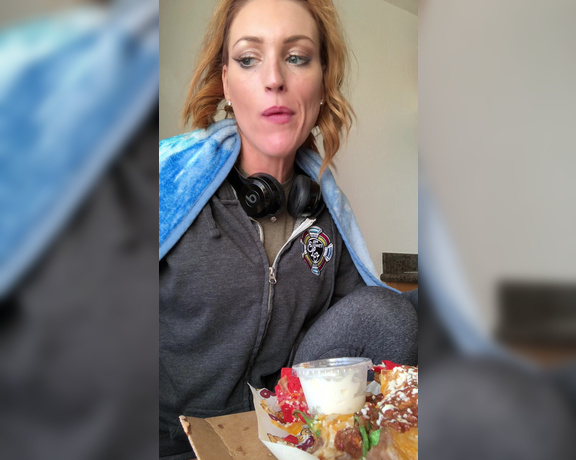 Jenny Blighe aka jennyblighe OnlyFans - Tonights vid is literally me trying to eat a GIANT sized order of n 157659