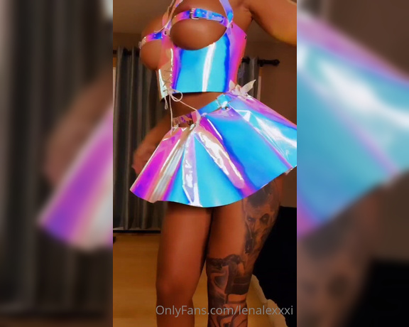 Lenalexxxi aka lenalexxxi - 09-15-2021 OnlyFans Video - Do you like my outfit