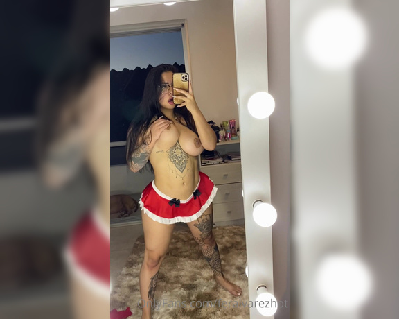 María Fernanda Álvarez aka maferalvarexxx - 12-08-2022 OnlyFans Video - FELIZ NAVIDAD   Que pedirían para su carta de Santa   Déjenmelo saber, y