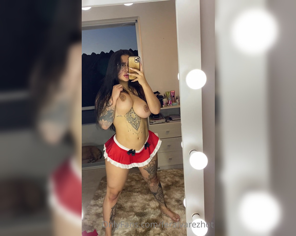 María Fernanda Álvarez aka maferalvarexxx - 12-08-2022 OnlyFans Video - FELIZ NAVIDAD   Que pedirían para su carta de Santa   Déjenmelo saber, y