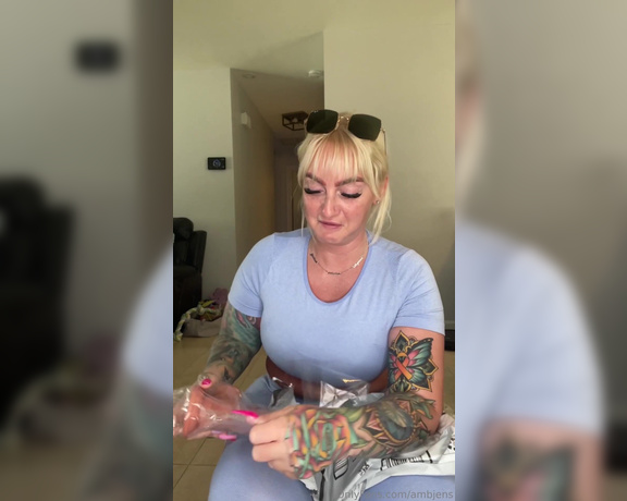 Ambjens aka ambjens - 01-26-2024 OnlyFans Video - Todays first reaction to surprise packages sent to me