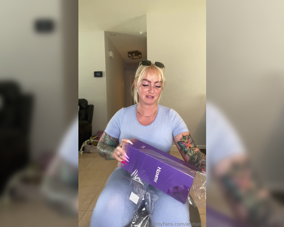 Ambjens aka ambjens - 01-26-2024 OnlyFans Video - Todays first reaction to surprise packages sent to me