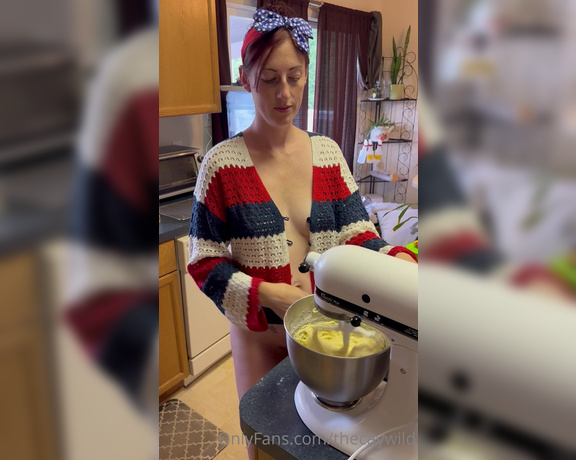 Cay Wild aka thecaywild - 07-04-2023 OnlyFans Video - Starting my baking for the party today