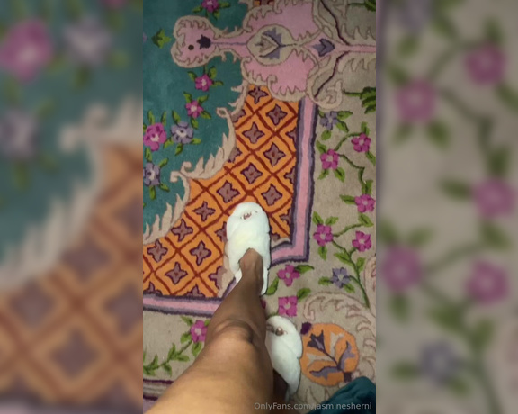 Jasmine Sherni aka jasminesherni - 02-07-2024 OnlyFans Video - Blessing you with my white toes and some cute feet transitions