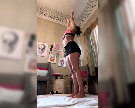 Jasmine Sherni aka jasminesherni - 08-28-2024 OnlyFans Video - Morning stretches on live