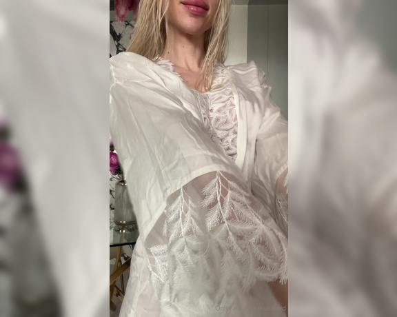 Kiara Lord aka kiaralord - 07-03-2024 OnlyFans Video - A delicate flower  I smell like a dream