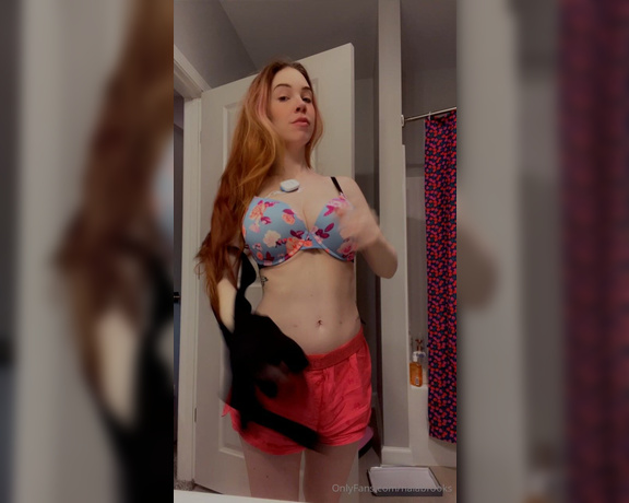 Nala Brooks aka nalabrooks - 06-25-2024 OnlyFans Video - Ignore the heart monitor, but here is a flexing video today since I am loving my