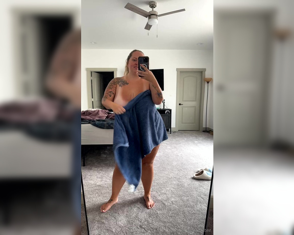 Mrs Bra Buster aka mrs_bra_buster - 08-12-2024 OnlyFans Video - Happy Monday ya horny fuckers  Your FAVORITE MILF