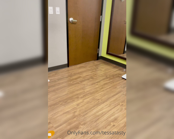 Tessa Tasty aka tessatasty - 03-10-2021 OnlyFans Video - Almost caught at the doctors office 24