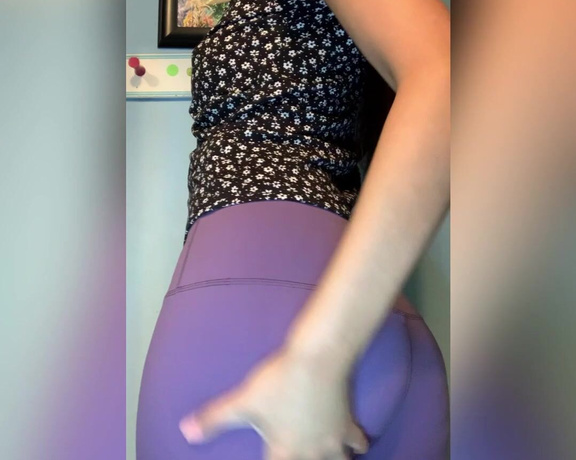 Brown & Sweet aka brownandsweet - 04-23-2021 OnlyFans Video - hmm I think I might need a private fitness instructor to help stretch me out