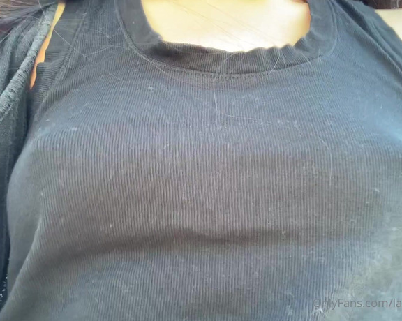 Brown & Sweet aka brownandsweet - 07-26-2022 OnlyFans Video - My nippes looked so hard on my wälk today I bet you would stare hard if