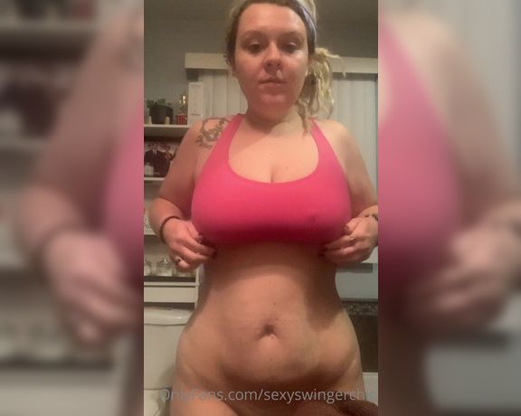 Sexy Swinger Chic aka sexyswingerchic - 09-23-2021 OnlyFans Video - Watch me strip for you after yoga class