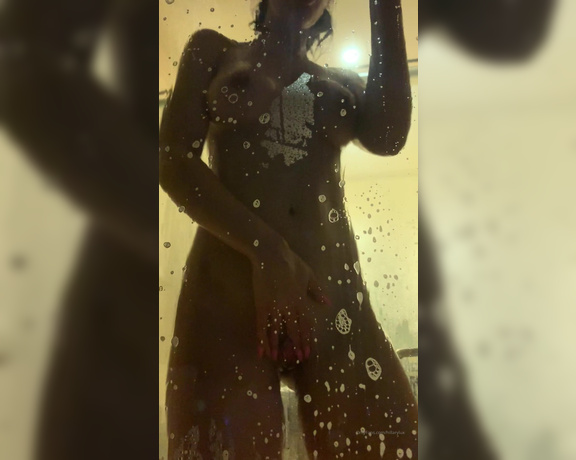 Hillary Lux aka hillarylux - 03-20-2020 OnlyFans Video - See through showers are amazing, am I right