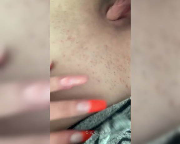 Hillary Lux aka hillarylux - 08-21-2019 OnlyFans Video - Showing off my body and close up twerking on my bed