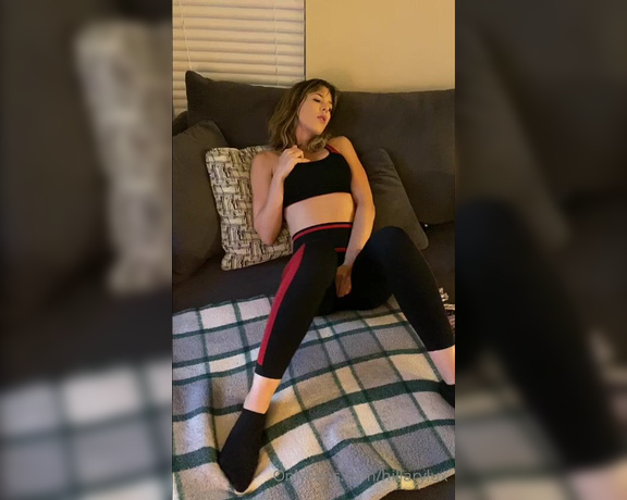 Hillary Lux aka hillarylux - 04-27-2020 OnlyFans Video - After my workout I got really horny so I had to make myself cum  message