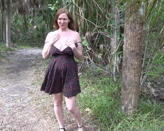 Ginger Daydreams aka gingerdaydreams - 01-10-2024 OnlyFans Video - Do you like taking walks with me