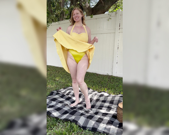 Ginger Daydreams aka gingerdaydreams - 06-24-2024 OnlyFans Video - What are you bringing to our picnic