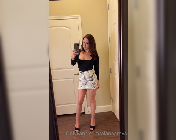 Alana Araya aka alanaaraya - 03-05-2022 OnlyFans Video - One of my favorite outfits