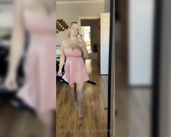 AllisonNYC aka allisonnyc - 12-07-2020 OnlyFans Video - I couldnt help myself  Its no wonder Im so entertained by some of the stuff