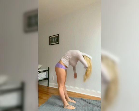 AllisonNYC aka allisonnyc - 12-28-2020 OnlyFans Video - I could not hold a handstand this morning  But Im posting it anyway because I