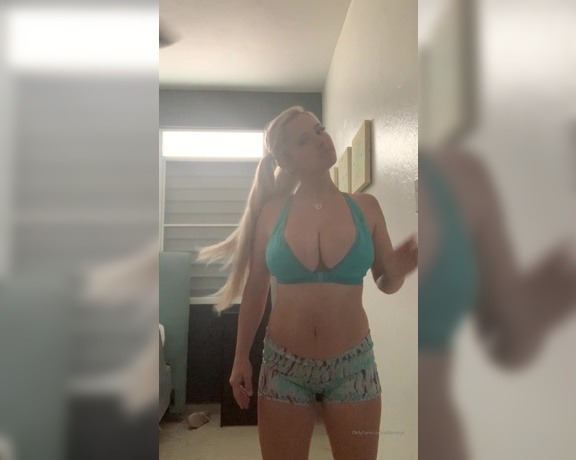 AllisonNYC aka allisonnyc - 08-14-2020 OnlyFans Video - Ooookay Im going to go sprint up the super steep hill from my house to the