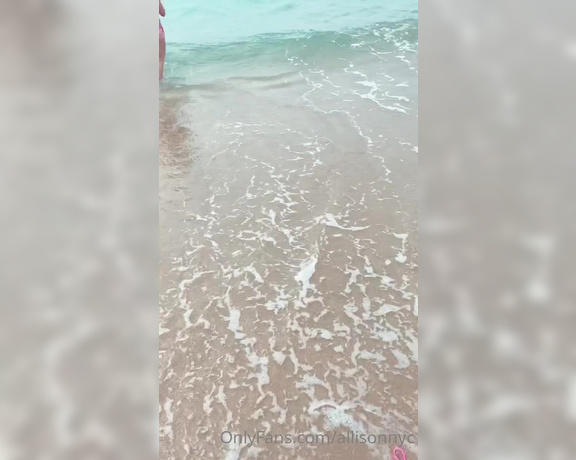 AllisonNYC aka allisonnyc - 08-25-2020 OnlyFans Video - I got to swim on a private beach with about 8 sea turtles I couldnt believe