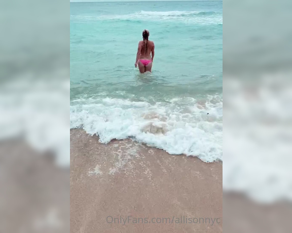 AllisonNYC aka allisonnyc - 08-25-2020 OnlyFans Video - I got to swim on a private beach with about 8 sea turtles I couldnt believe