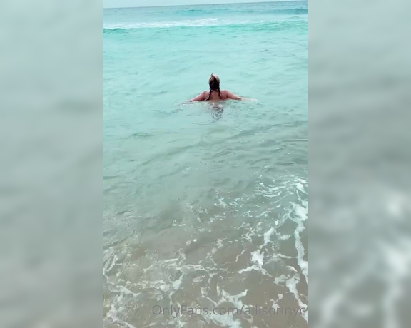 AllisonNYC aka allisonnyc - 08-25-2020 OnlyFans Video - I got to swim on a private beach with about 8 sea turtles I couldnt believe