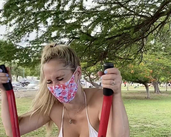 AllisonNYC aka allisonnyc - 08-28-2020 OnlyFans Video - I found a random little outdoor gym along the beach in Ponce