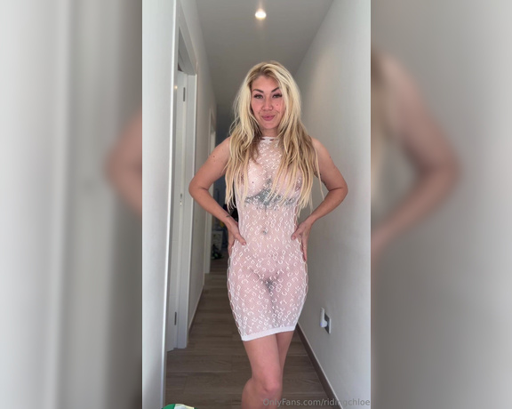 Chloe Ride aka ridingchloe - 07-20-2024 OnlyFans Video - How do you like this dress on me