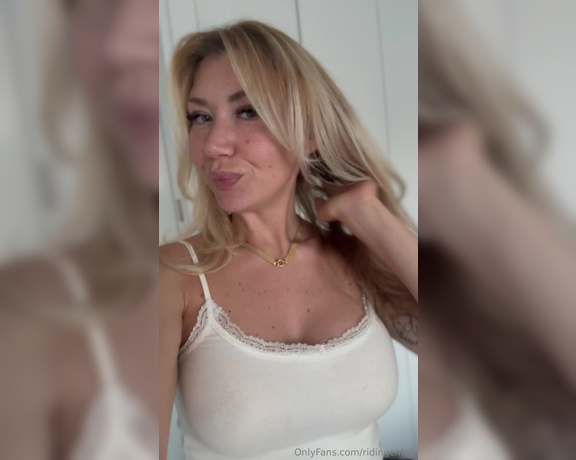 Chloe Ride aka ridingchloe - 08-24-2024 OnlyFans Video - Hope you are all enjoying your weekend