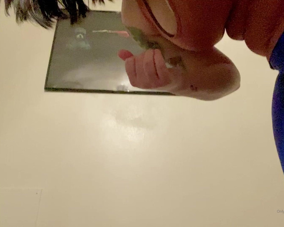 Brooke Synn aka notbrookesynn - 04-05-2020 OnlyFans Video - Wanna see me take em all the way off and wiggle around Tip 3