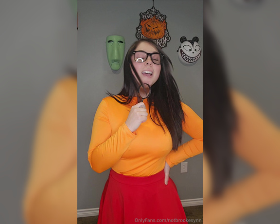 Brooke Synn aka notbrookesynn - 10-20-2024 OnlyFans Video - JinkiesCan you help me solve the mysteryTip 20 to see Velma get her pussy pounded in