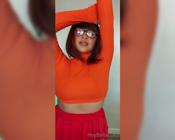 Bella Luna aka bellalunavip - 03-06-2021 OnlyFans Video - Who did you have a bigger crush on back in the day, Velma or Daphne I