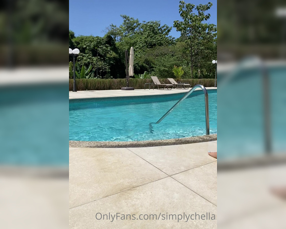 Kellogg Rochella aka simplychella - 06-20-2021 OnlyFans Video - Pool tingz