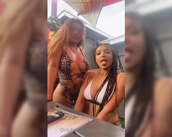 Kellogg Rochella aka simplychella - 10-28-2022 OnlyFans Video - Me and babe