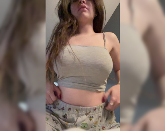 Gabriela Gardez aka gigardez - 05-03-2023 OnlyFans Video - Aburrida en mi cuarto