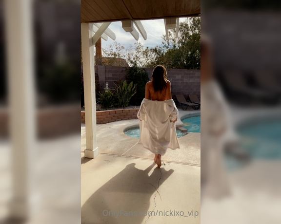 Nickixo Vip aka nickixo_vip - 02-28-2022 OnlyFans Video - Walking into this week ready to be hot and horny cant wait for a week of