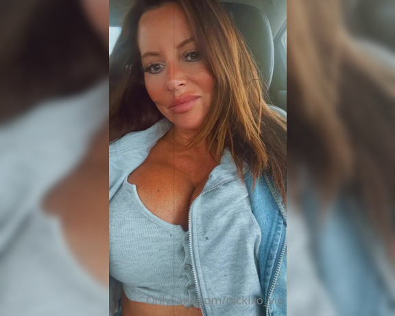 Nickixo Vip aka nickixo_vip - 10-23-2022 OnlyFans Video - Sat in the car at a soccer tournament and Im so horny I got fucked so